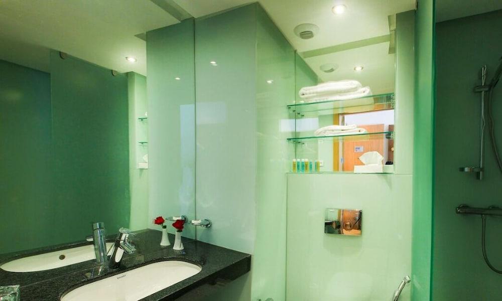 Hotel Ramada Encore By Wyndham