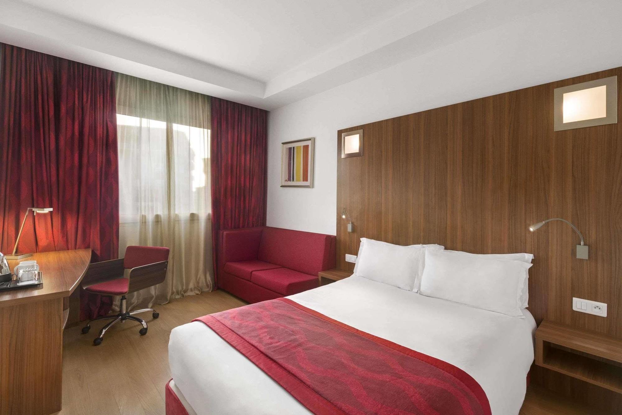 Ramada Encore By Wyndham 3*