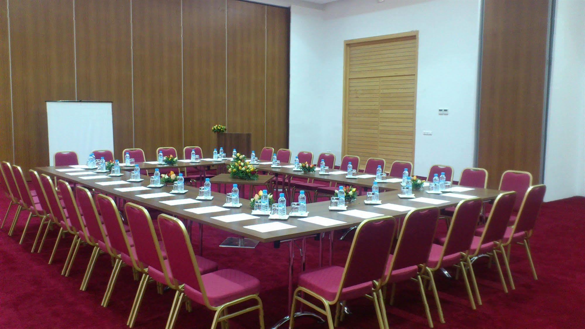 Hotel Ramada Encore By Wyndham 3*
