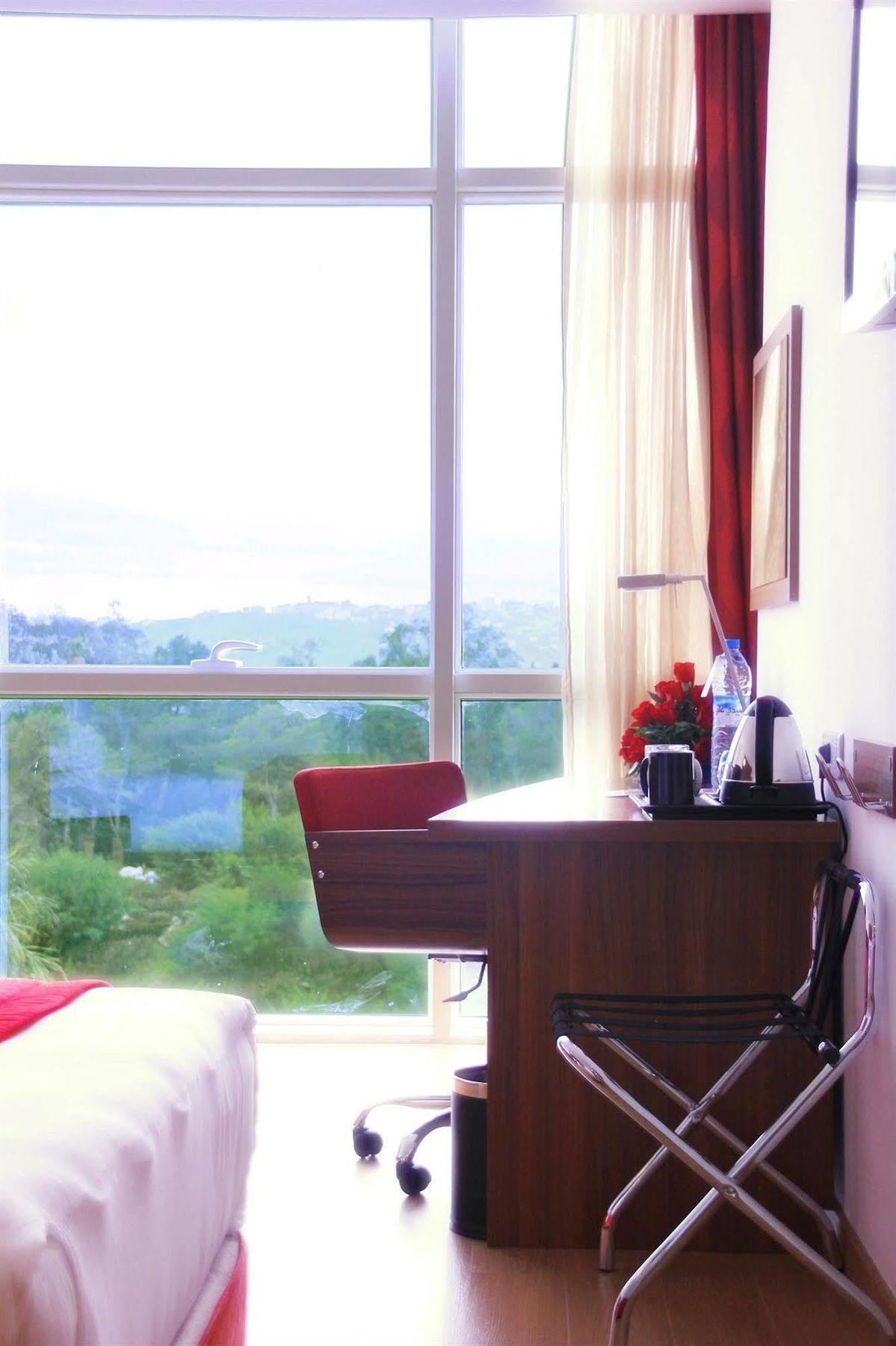 Hotel Ramada Encore By Wyndham 3*